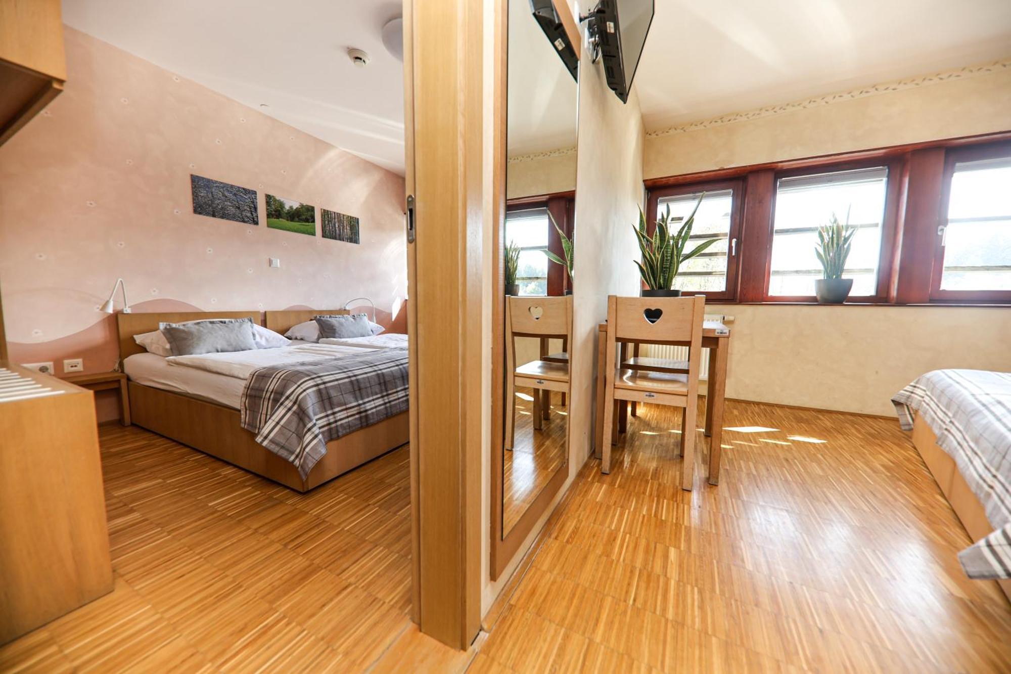 Hotel Celjska Koca Cilli Kültér fotó